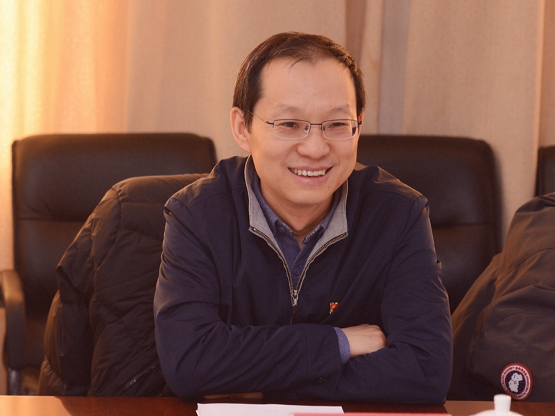 北京市广播电视剧党委书记、局长杨烁同志在座谈会上讲话