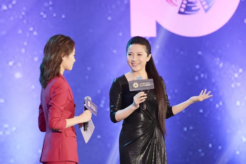 首位“天坛奖”最佳女主角颜丙燕.jpg