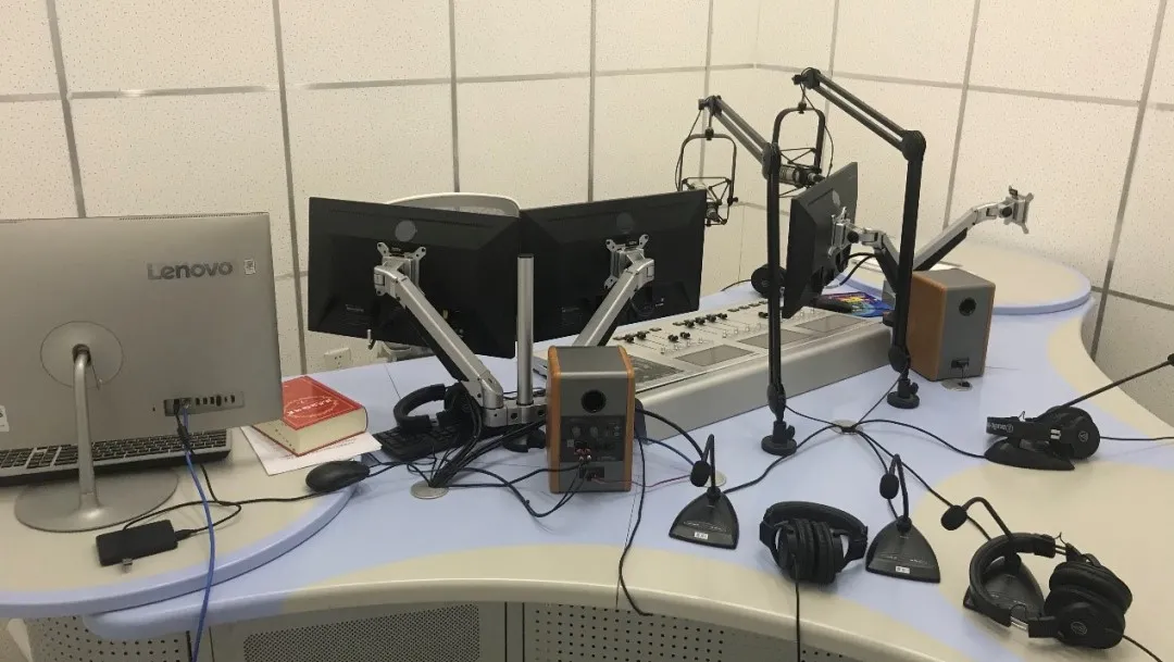 大爱援疆，传情昆玉——兵团第十四师昆玉市调频广播FM95.2正式上线“听见广播”图二
