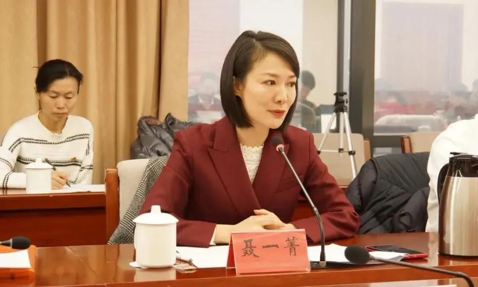 “培根铸魂 崇德务本”北京市播音主持领域学习党的十九届六中全会精神座谈会系列发言之五 聂一菁：从百年党史中汲取奋斗力量 讲好新时代的中国故事